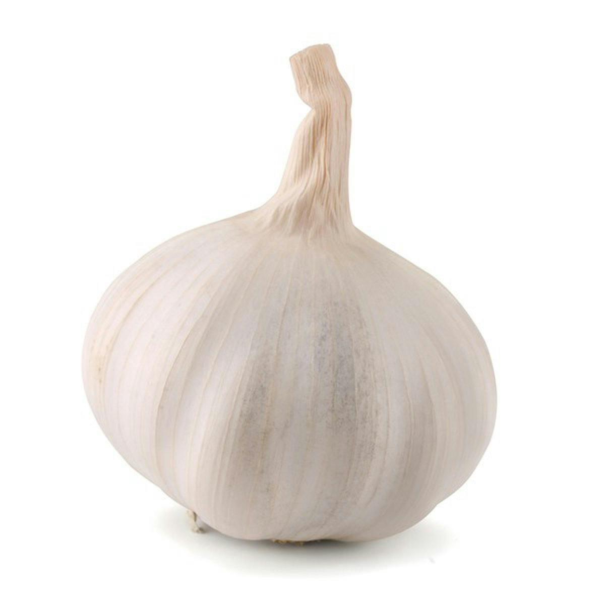 of garlic, chopped