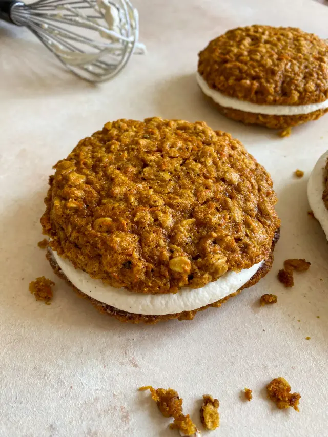 Carrot Cake Cookie Sandwich