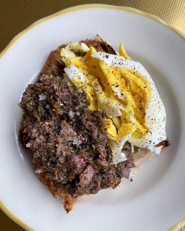 Chopped Liver w/ Caramelized Leeks