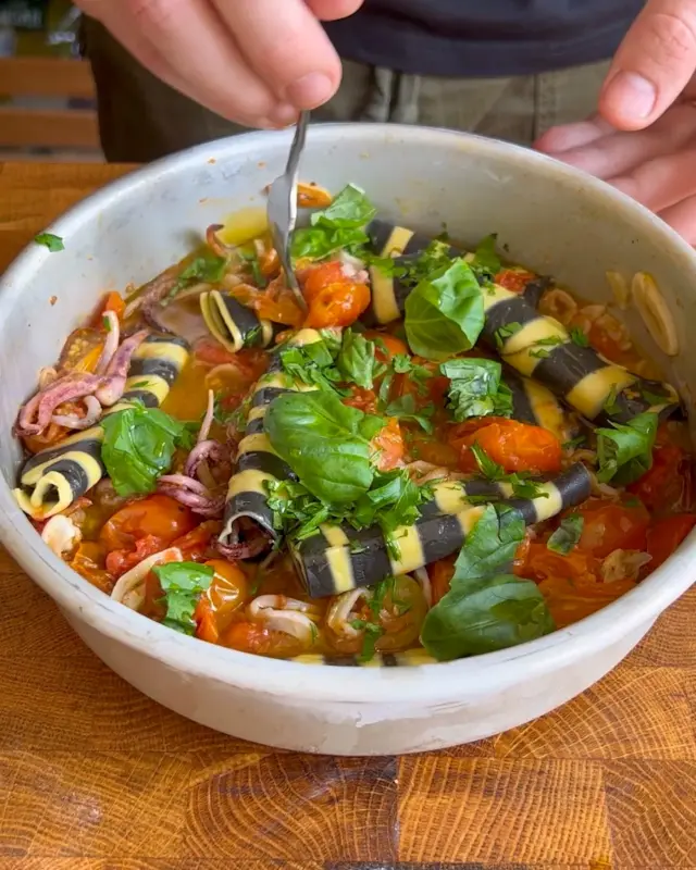 Squid Bi-Colore Pasta