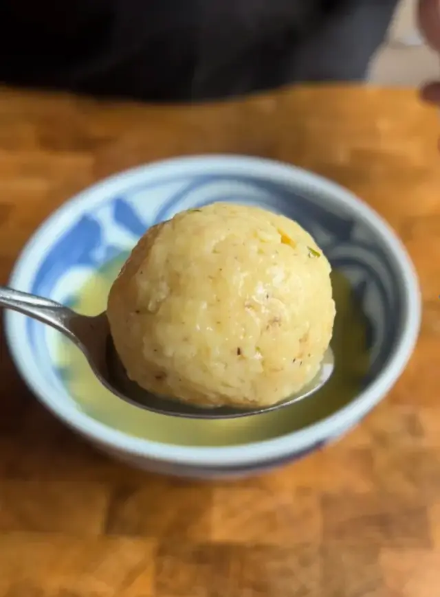 Matzo Balls (Kneidalah)